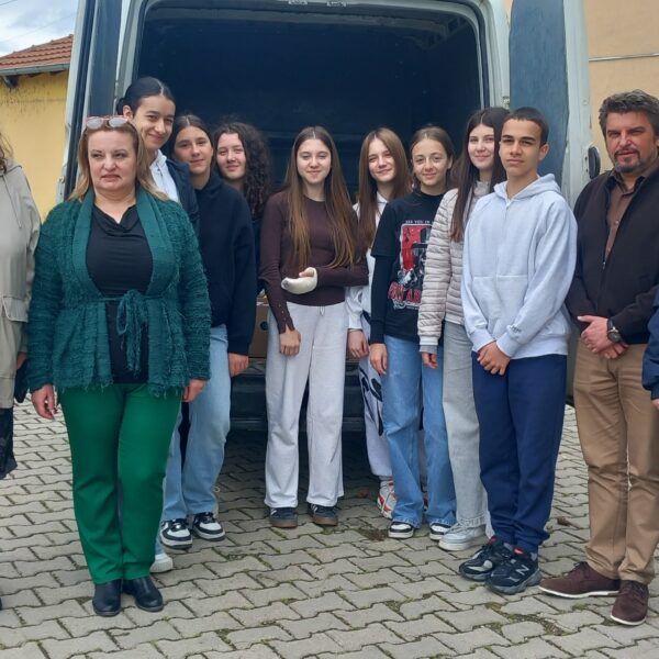 На идеју и иницијативу Ученичког парламента покренута је хуманитарна акција